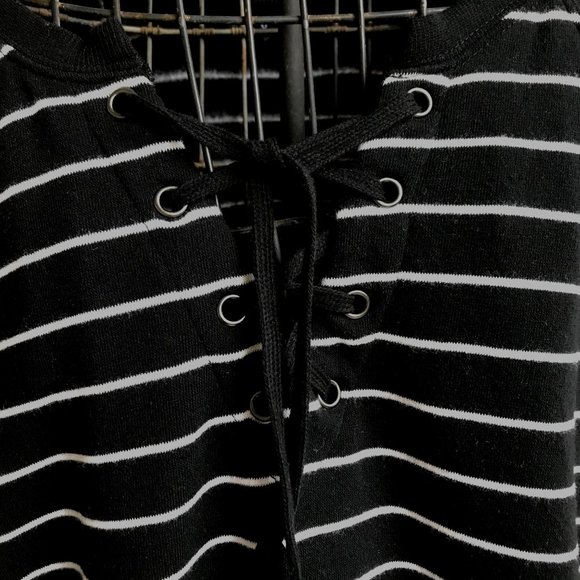 Torrid Black Stripe Lace-Up Fleece Sweatshirt Torrid 0 Size 10-12 Raglan Sleeves - Picture 3 of 12